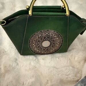Chic Green Satchel with Metal Gold Handles mendala